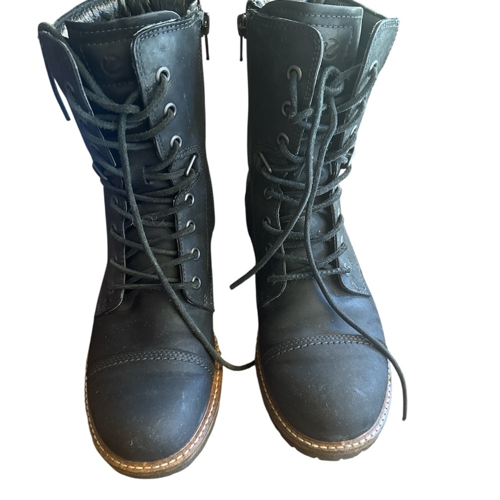 Ecco Black Lace Up Boots with Durable Rubber Sole
